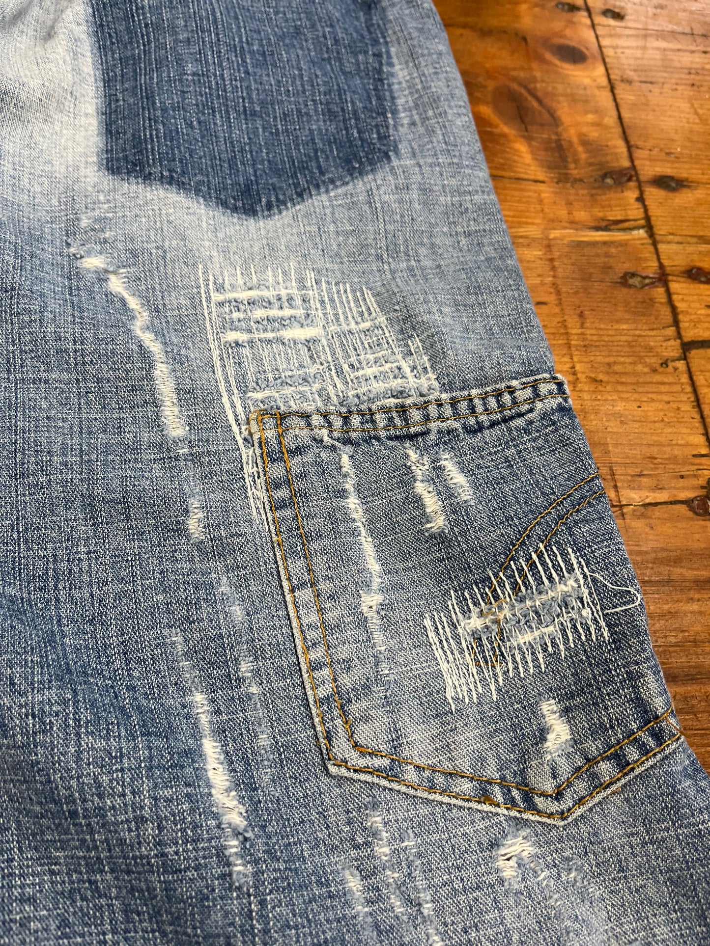 YAZ GATO Japanese 2000s Ripped / Faded Denim Bootcut Jeans