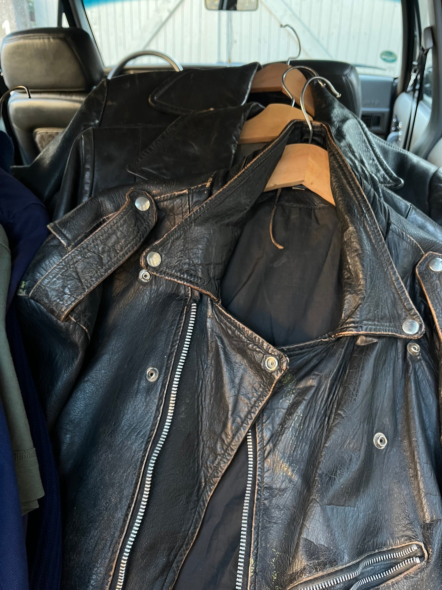 VINTAGE black leather jacket