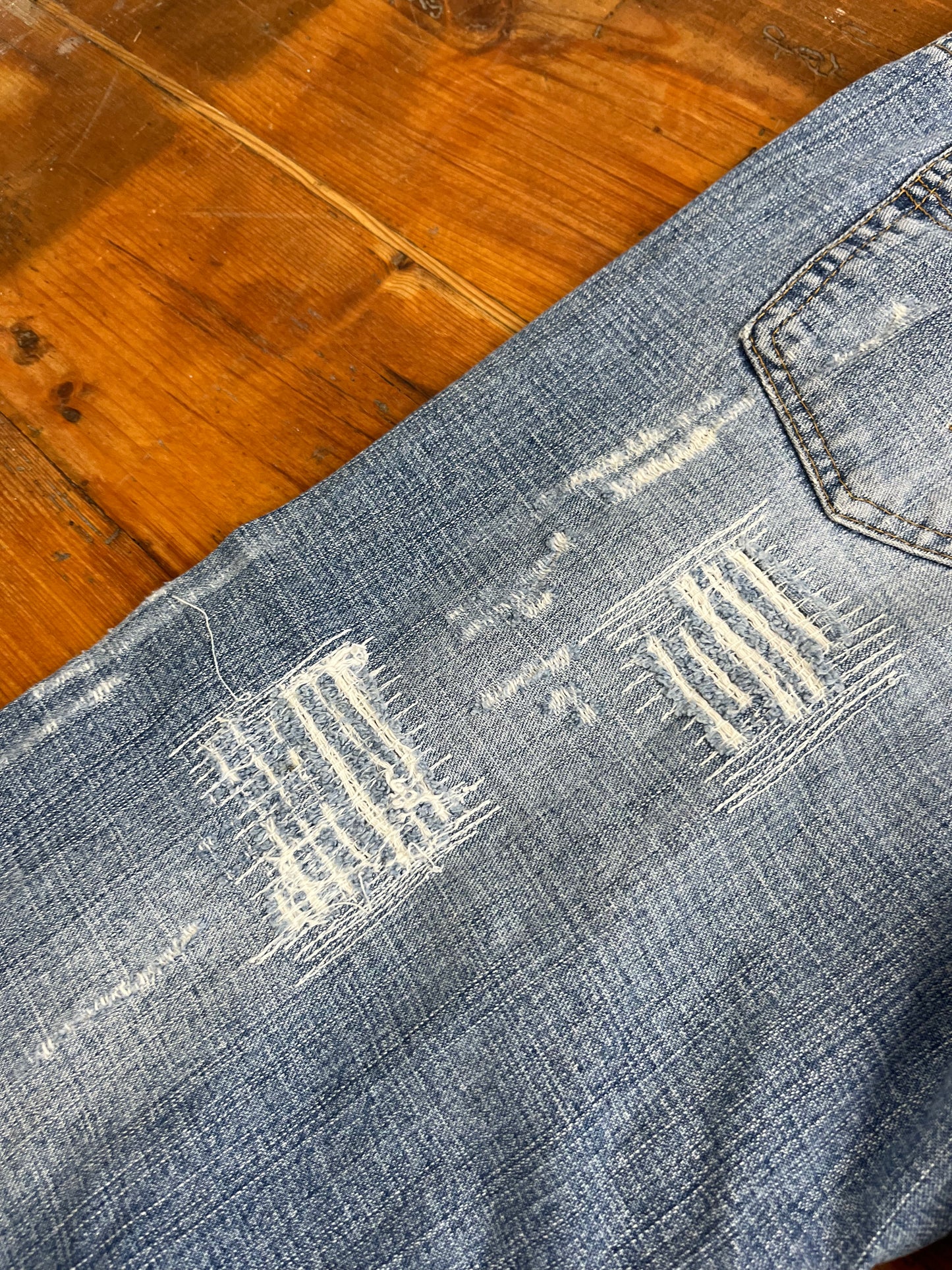 YAZ GATO Japanese 2000s Ripped / Faded Denim Bootcut Jeans