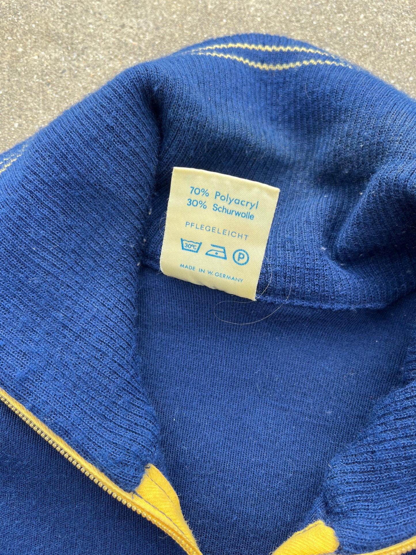 Cropped 70s nice wool mix trackjacket *made in west Germany*