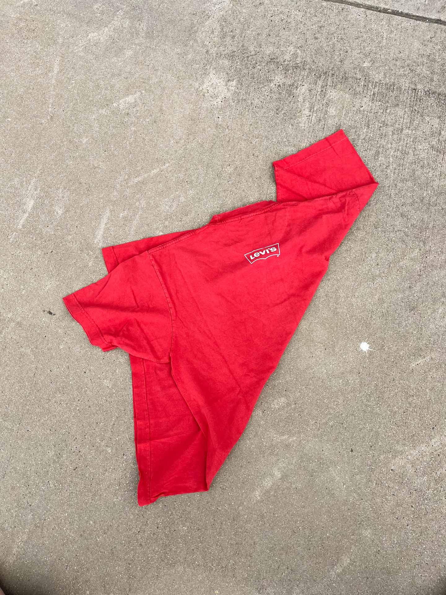 Levi’s (bootleg) T-Shirt - secondvintage