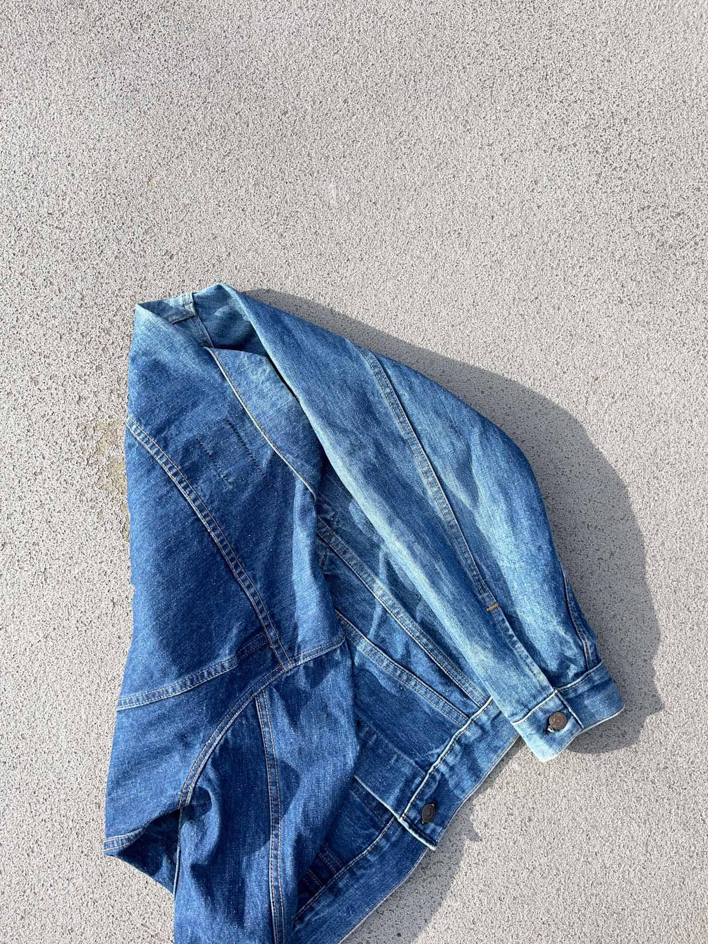 Levi’s (crazy) faded denim jacket (made in U.SA) - secondvintage