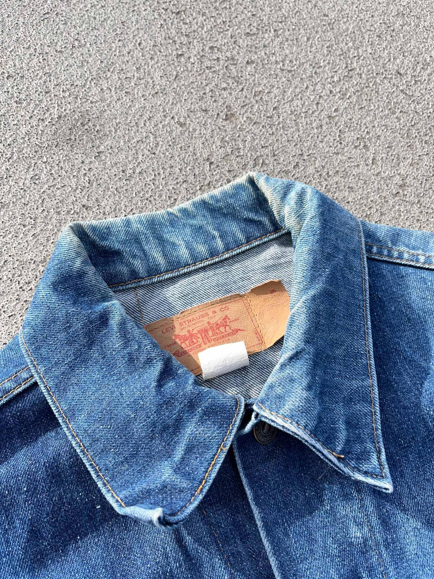 Levi’s (crazy) faded denim jacket (made in U.SA) - secondvintage
