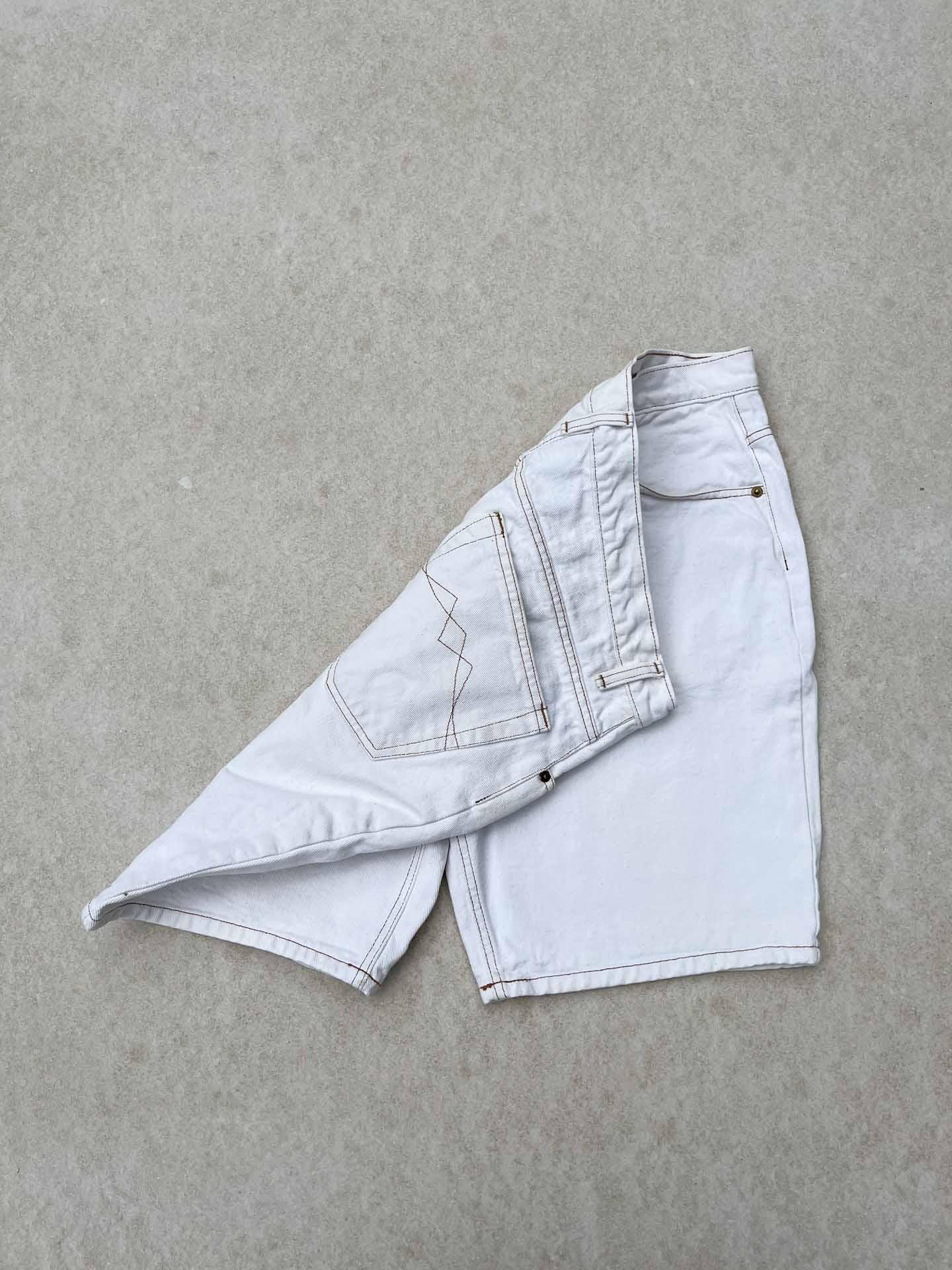 Fade Out (90s C&A) white jorts - secondvintage