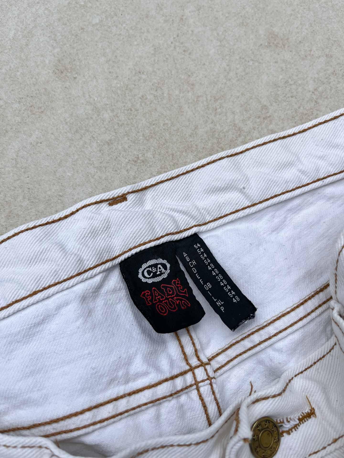 Fade Out (90s C&A) white jorts - secondvintage