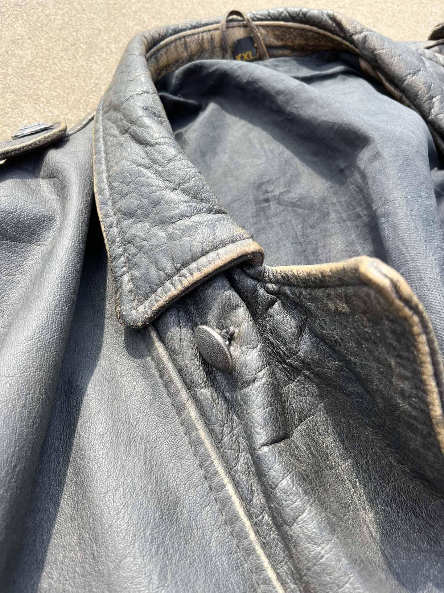 Heavy vintage leather jacket (crazy faded) - secondvintage