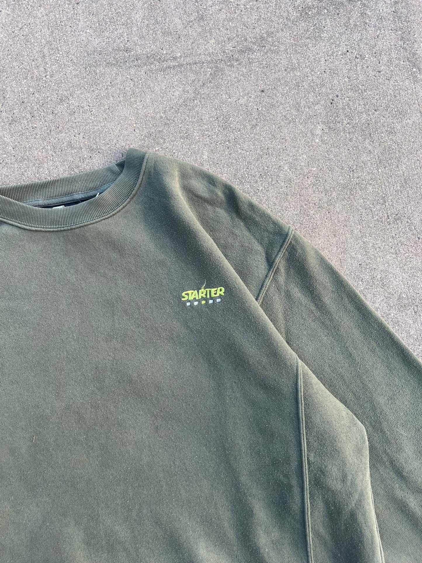 STARTER olive Sweater