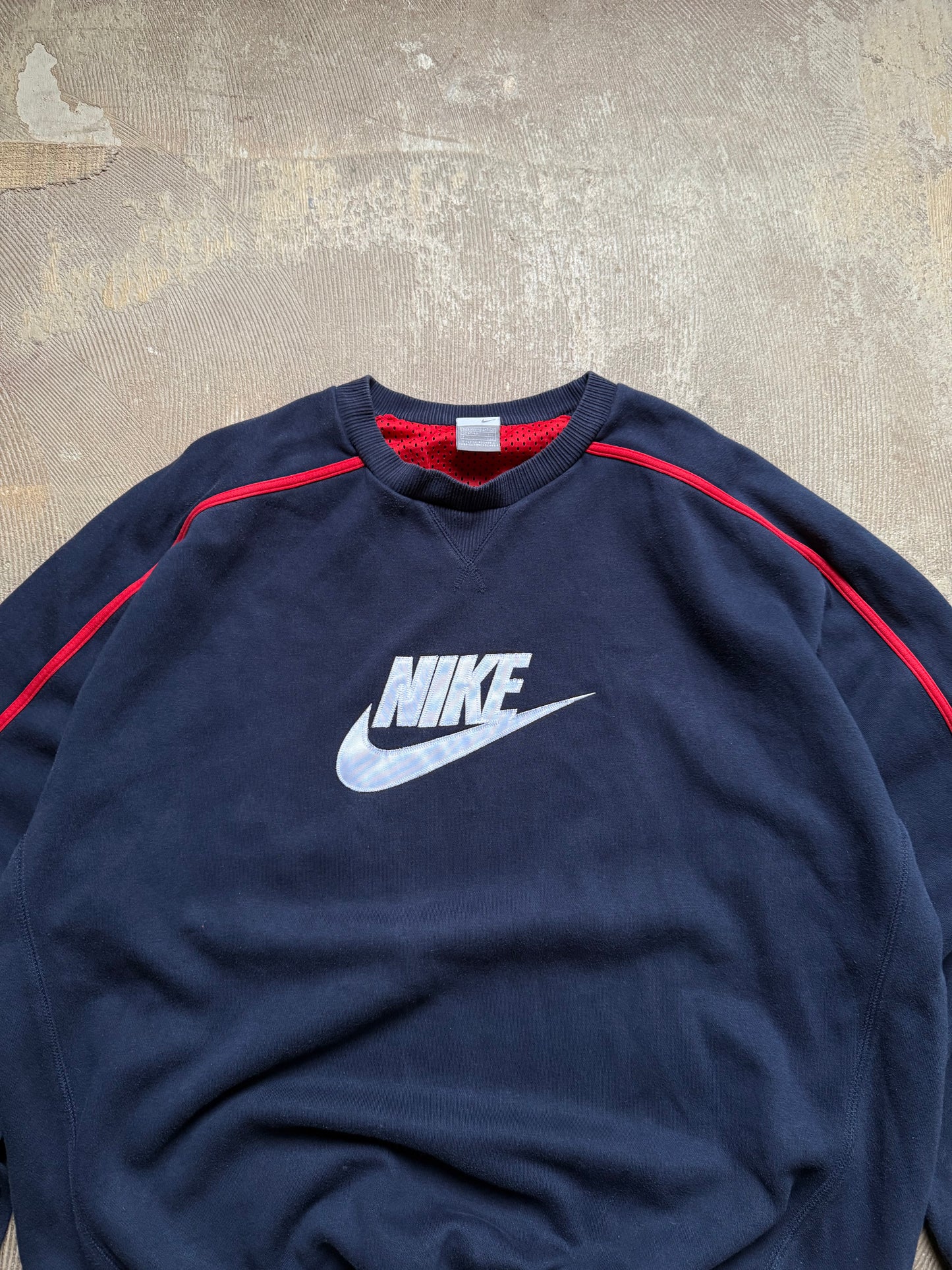 Nike 00s Sweater
