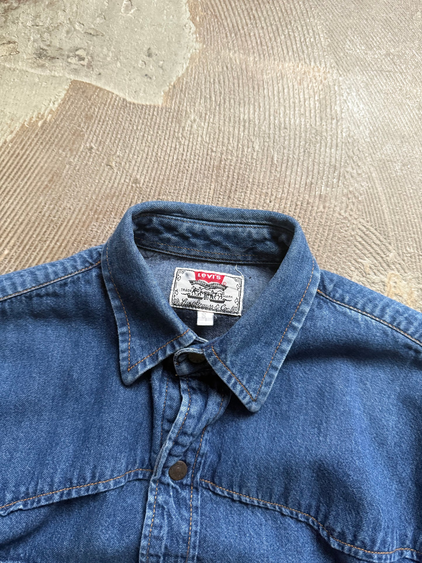 vtg Levis denim shirt