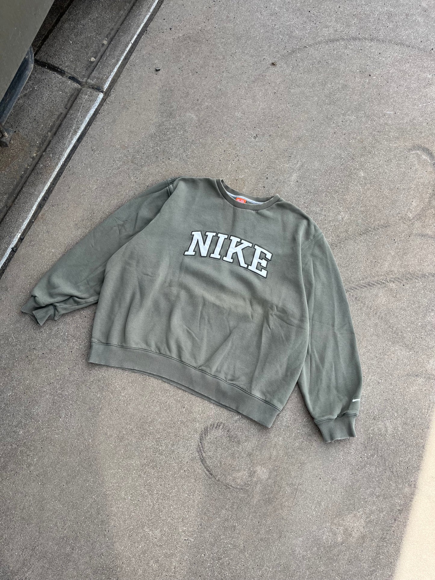 NIKE Spellout Sweater