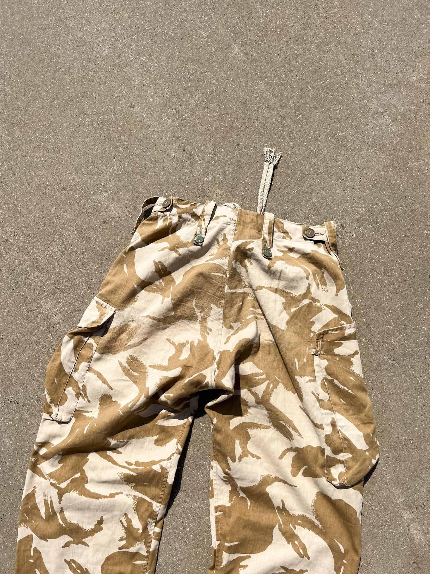Desert Camouflage cargo pants - secondvintage