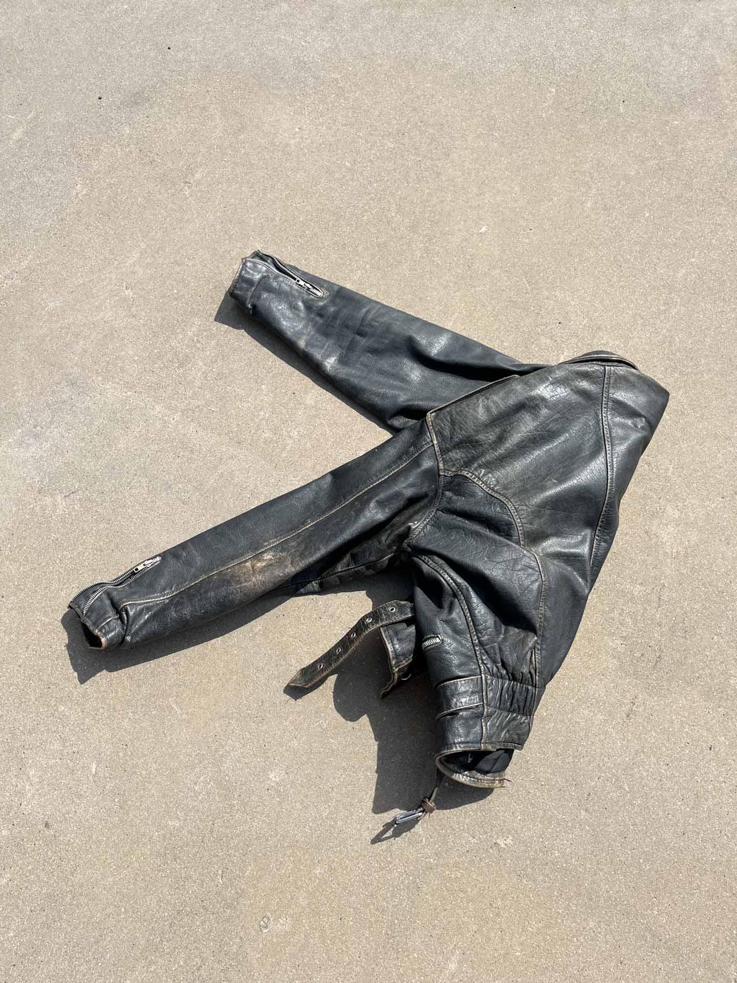 Heavy vintage leather jacket (crazy faded) - secondvintage